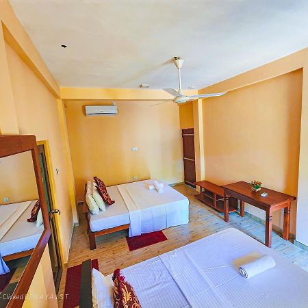Jay'S Avenue Hotell Udawalawe Exteriör bild