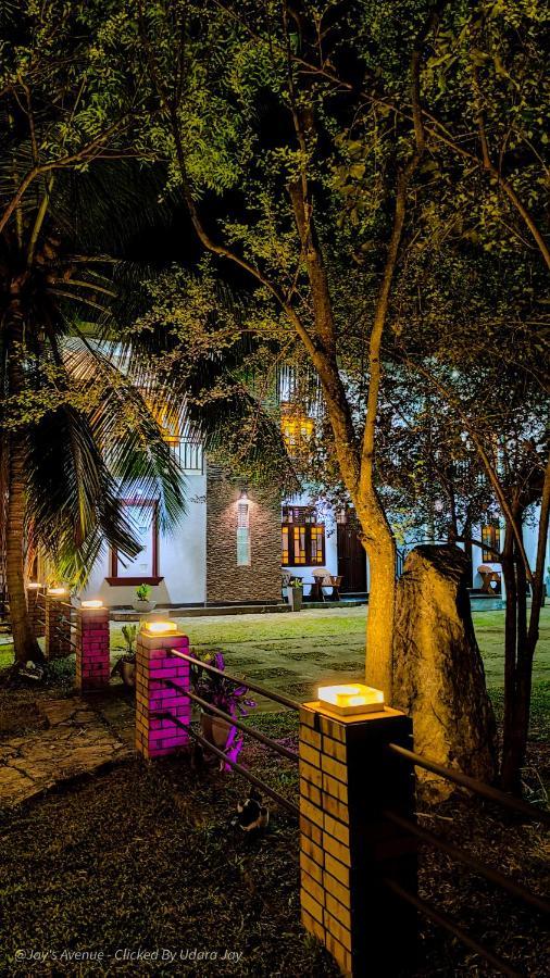 Jay'S Avenue Hotell Udawalawe Exteriör bild