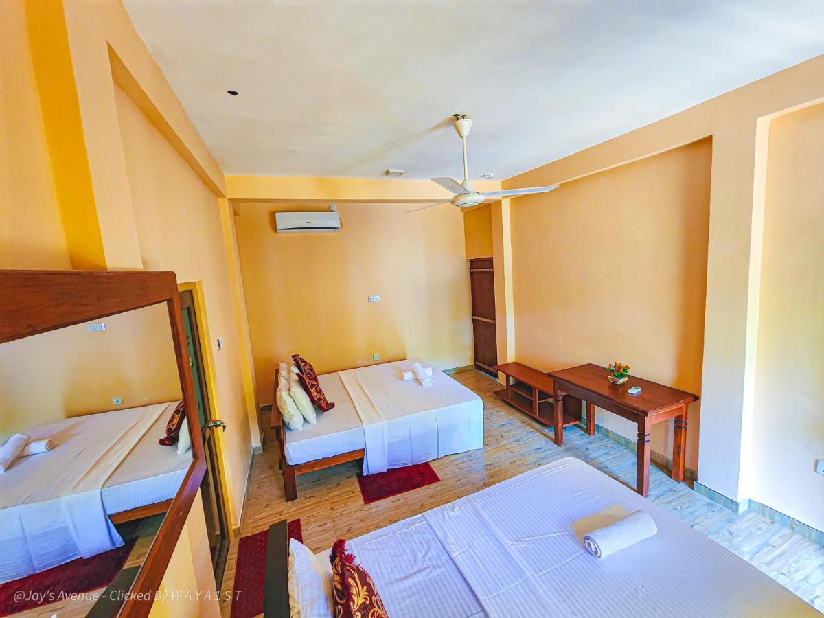 Jay'S Avenue Hotell Udawalawe Exteriör bild