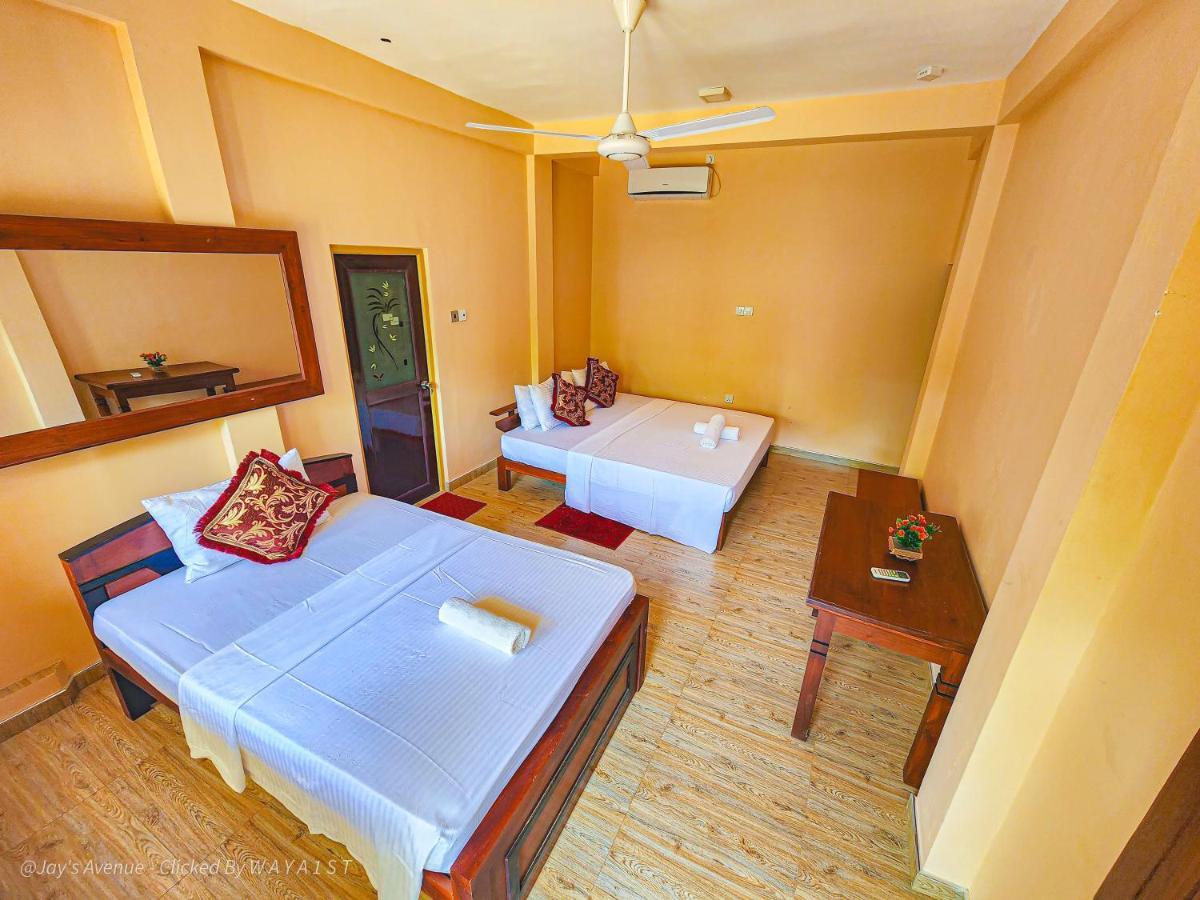 Jay'S Avenue Hotell Udawalawe Exteriör bild