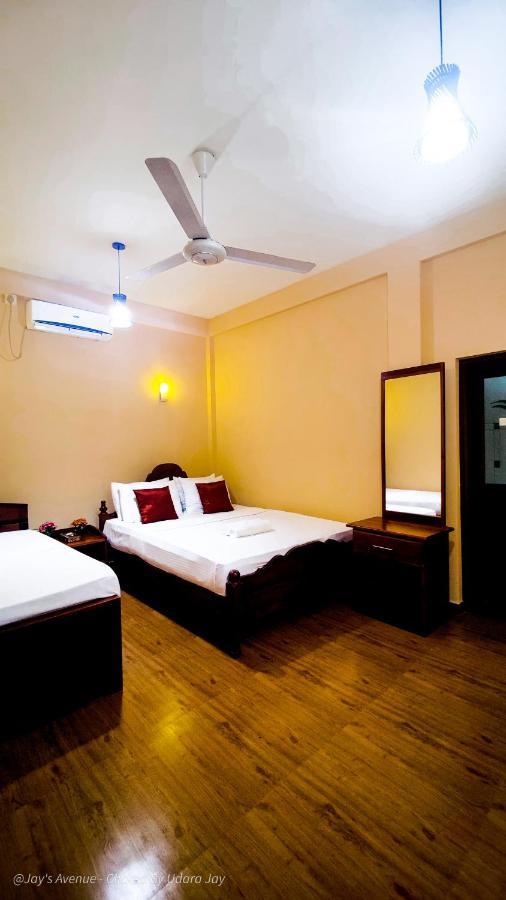 Jay'S Avenue Hotell Udawalawe Exteriör bild