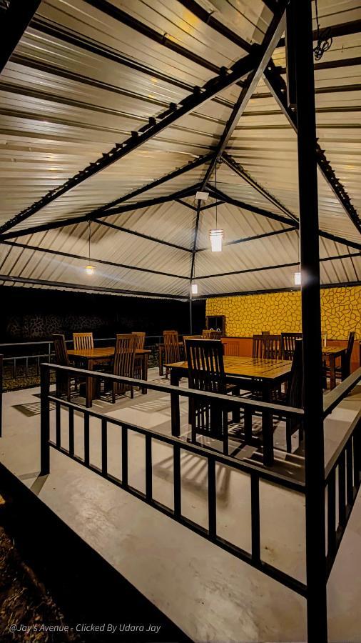 Jay'S Avenue Hotell Udawalawe Exteriör bild