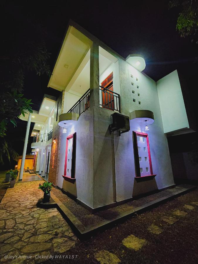 Jay'S Avenue Hotell Udawalawe Exteriör bild