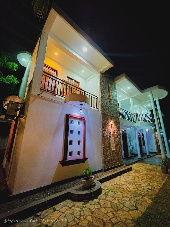Jay'S Avenue Hotell Udawalawe Exteriör bild