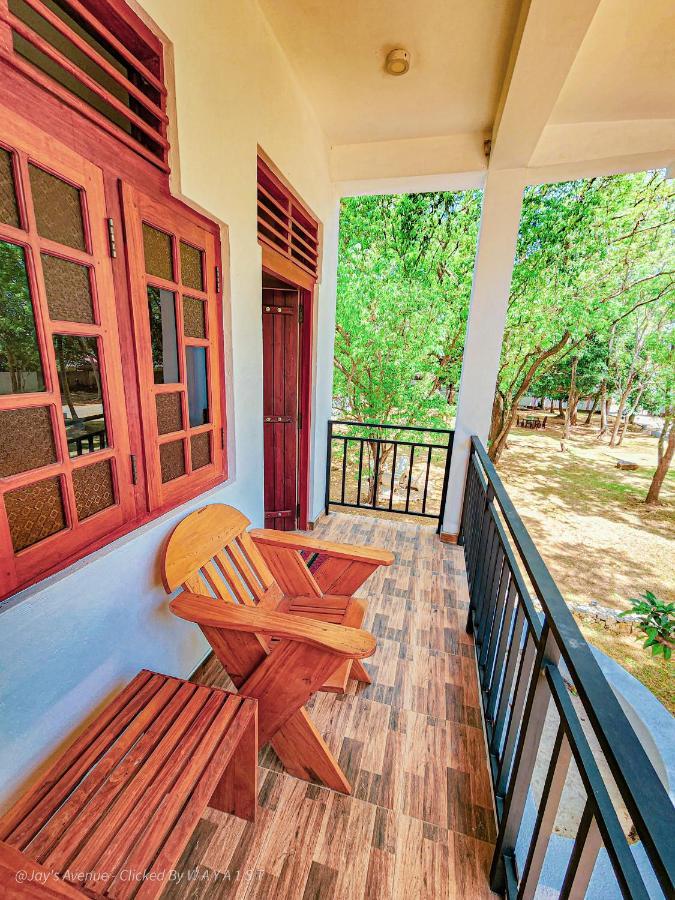 Jay'S Avenue Hotell Udawalawe Exteriör bild